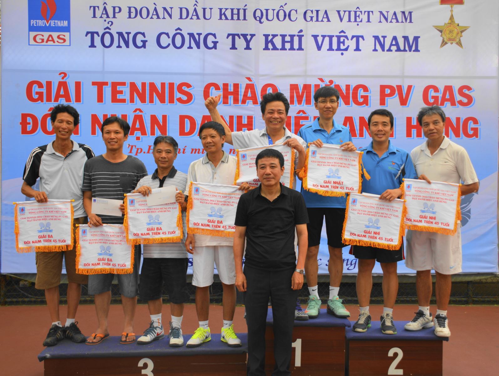 Giải Tennis chào mừng Lễ Đón nhận Danh hiệu Anh hùng Lao động