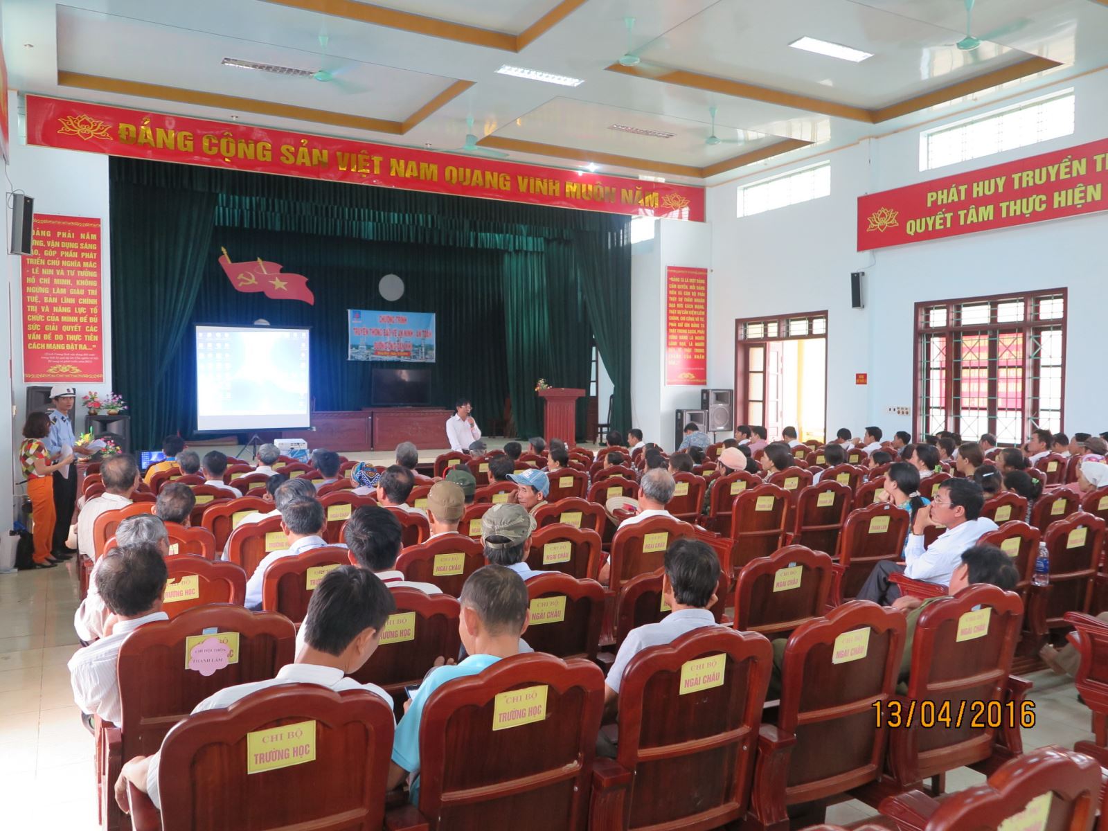 Tăng cường công tác truyền thông tại hệ thống Khí Hàm Rồng - Thái Bình Tăng cường công tác truyền thông tại hệ thống Khí Hàm Rồng - Thái Bình