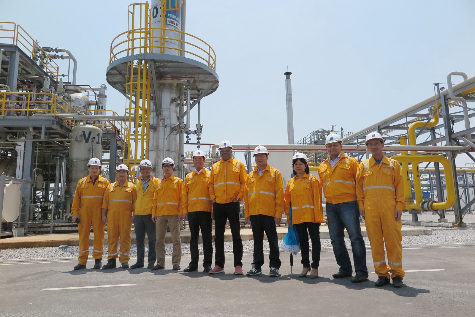 Lãnh đạo công ty Petronas Vietnam thăm và làm việc tại Trung tâm phân phối khí Tiền Hải, Thái Bình Lãnh đạo công ty Petronas Vietnam thăm và làm việc tại Trung tâm phân phối khí Tiền Hải, Thái Bình