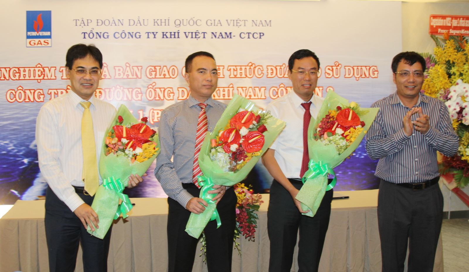 Lễ nghiệm thu và bàn giao đưa vào sử dụng dự án Nam Côn Sơn 2 giai đoạn 1 phương án BYPASS Lễ nghiệm thu và bàn giao đưa vào sử dụng dự án Nam Côn Sơn 2 giai đoạn 1 phương án BYPASS