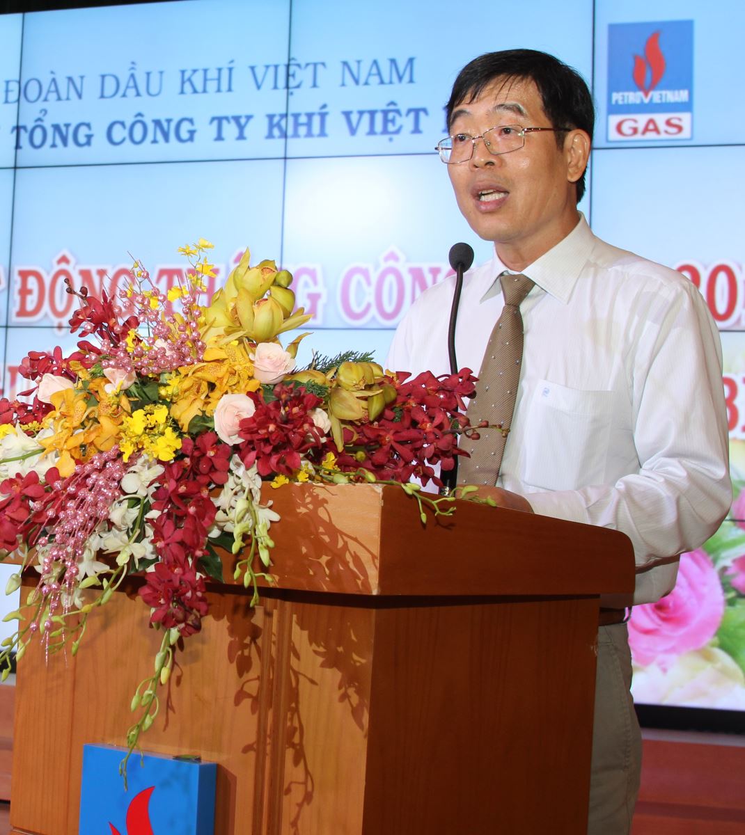 Tôn vinh người lao động - Trân trọng tinh thần phấn đấu của tập thể PV GAS Tôn vinh người lao động - Trân trọng tinh thần phấn đấu của tập thể PV GAS