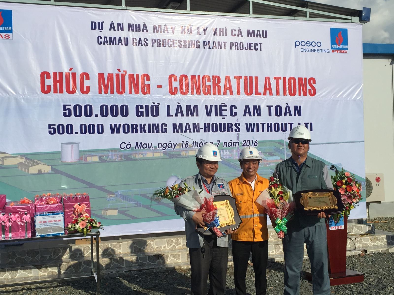 Dự án đầu tư xây dựng công trình Nhà máy xử lý Khí Cà Mau đạt mốc 500 nghìn giờ an toàn Dự án đầu tư xây dựng công trình Nhà máy xử lý Khí Cà Mau đạt mốc 500 nghìn giờ an toàn