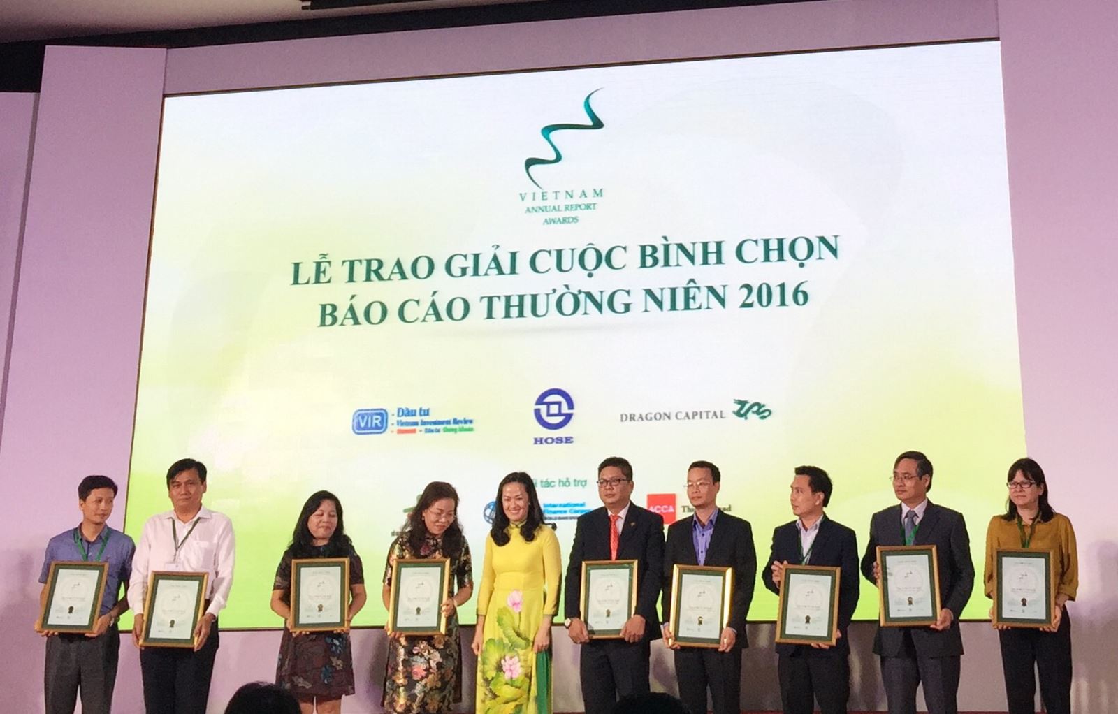 PV GAS và 2 đơn vị thành viên lọt vào Top Báo cáo thường niên tốt nhất năm 2016