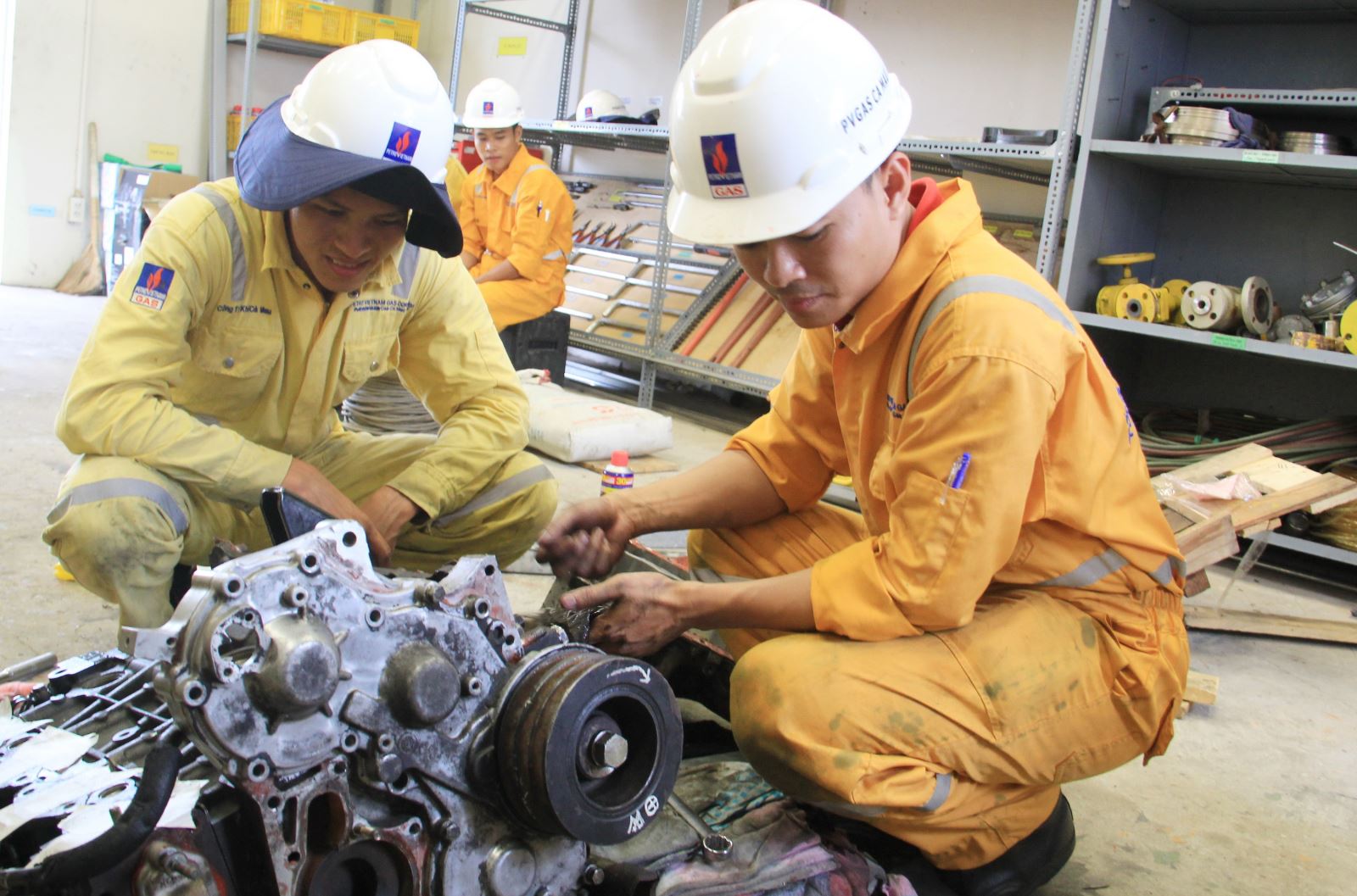 Thực hiện bảo dưỡng sửa chữa định kỳ Hệ thống khí PM3 Cà Mau
