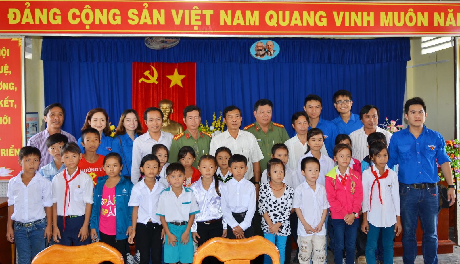 Đoàn Thanh niên PV GAS chào đón Năm học mới 2016 – 2017 Đoàn Thanh niên PV GAS chào đón Năm học mới 2016 – 2017