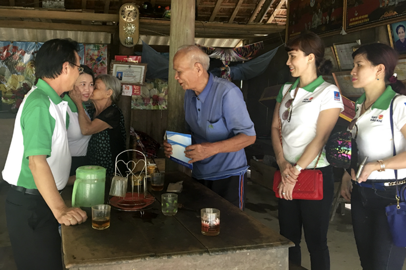 Công ty Cổ phần kinh doanh khí Miền Nam hướng về đồng bào miền Trung Công ty Cổ phần kinh doanh khí Miền Nam hướng về đồng bào miền Trung