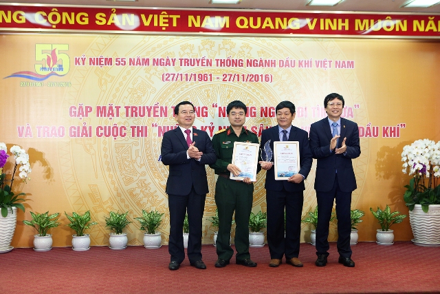Vinh quang thuộc về tất cả các thế hệ Người đi tìm lửa