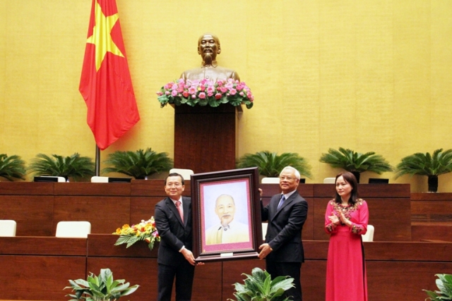 Phó Chủ tịch Quốc hội Uông Chu Lưu gặp mặt người lao động Dầu khí tiêu biểu Phó Chủ tịch Quốc hội Uông Chu Lưu gặp mặt người lao động Dầu khí tiêu biểu