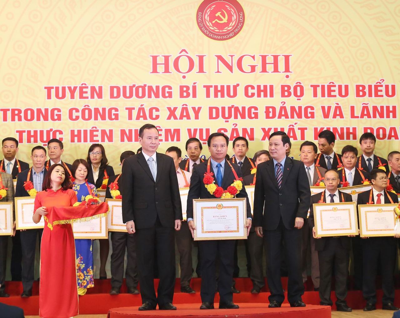 2 Bí thư Chi bộ của Đảng bộ PV GAS được Đảng ủy khối Doanh nghiệp Trung ương vinh danh