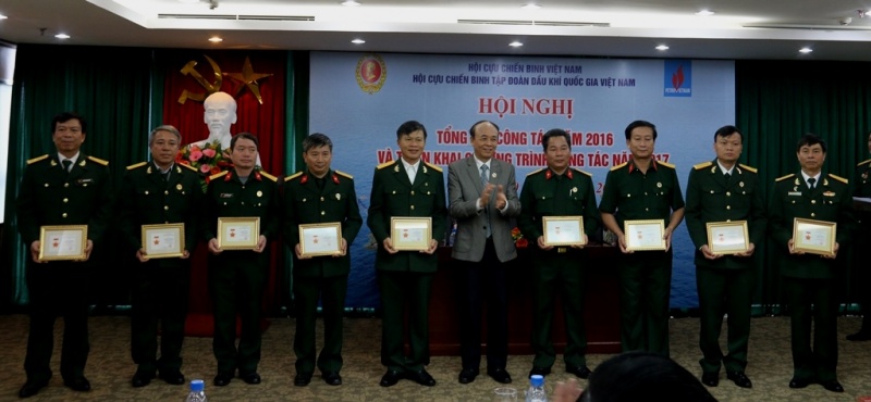 Phát huy truyền thống “Bộ đội Cụ Hồ” và bản lĩnh, trí tuệ dầu khí Phát huy truyền thống “Bộ đội Cụ Hồ” và bản lĩnh, trí tuệ dầu khí