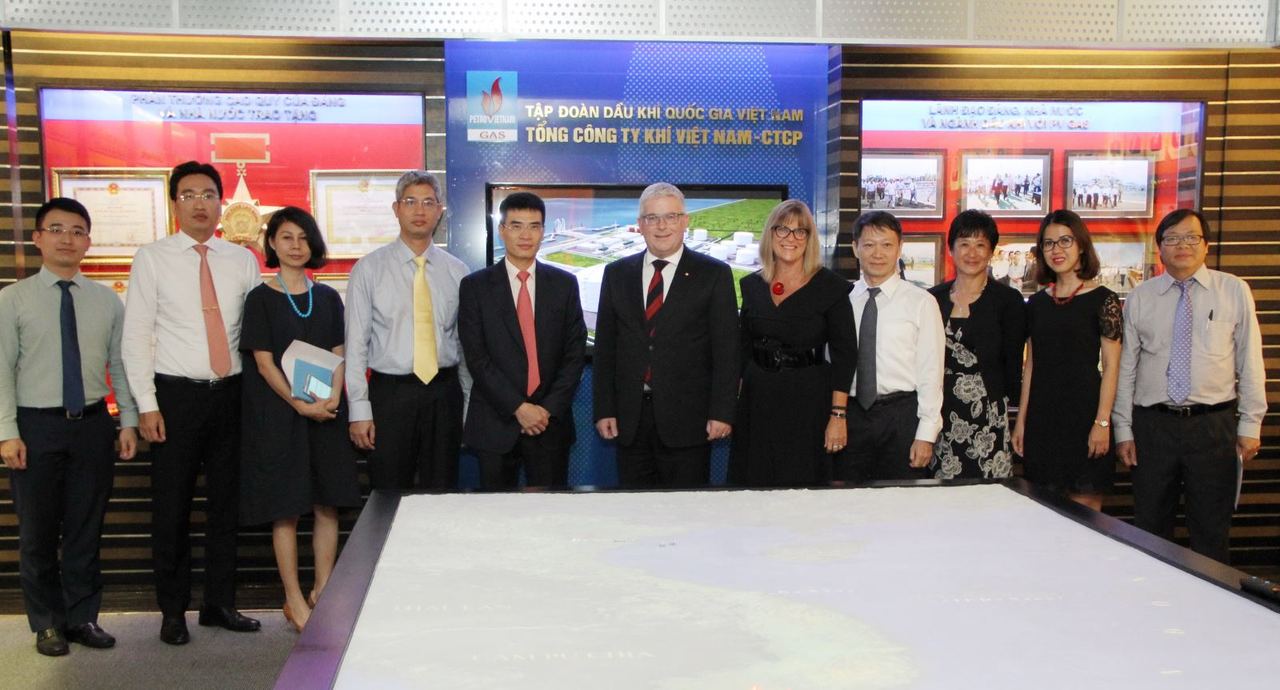 Đại sứ đặc mệnh toàn quyền Australia tại Việt Nam đến thăm PV GAS