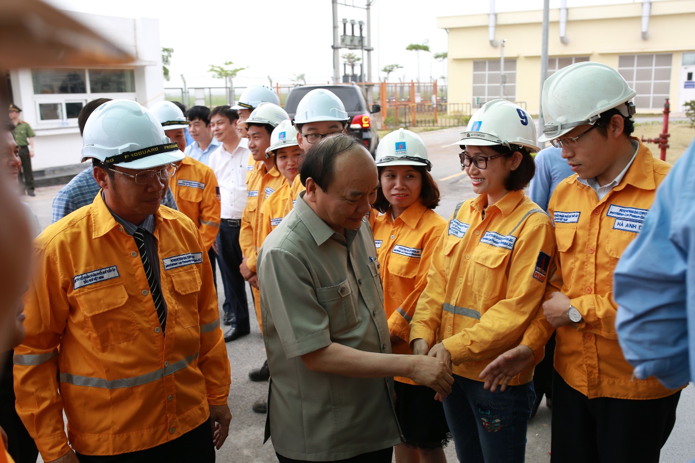 Thủ tướng Nguyễn Xuân Phúc thăm Xí nghiệp phân phối Khí Thấp Áp Miền Bắc Thủ tướng Nguyễn Xuân Phúc thăm Xí nghiệp phân phối Khí Thấp Áp Miền Bắc