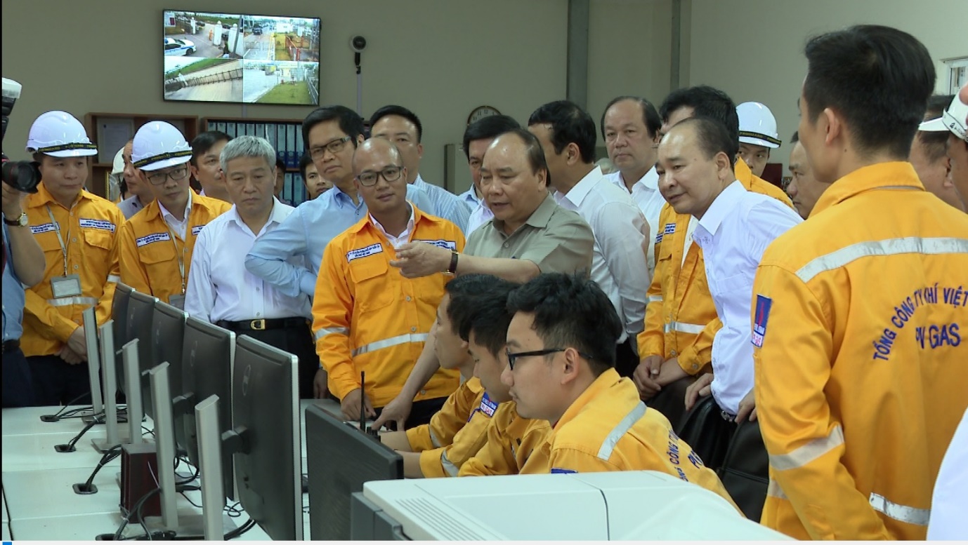 Thủ tướng Nguyễn Xuân Phúc thăm Xí nghiệp phân phối Khí Thấp Áp Miền Bắc Thủ tướng Nguyễn Xuân Phúc thăm Xí nghiệp phân phối Khí Thấp Áp Miền Bắc