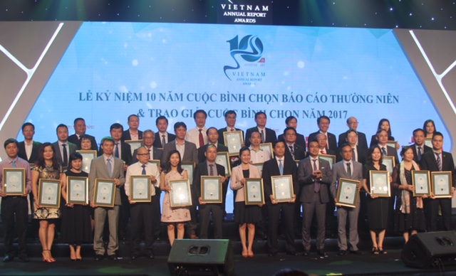 PV GAS và 2 công ty thành viên nhận Giải thưởng Báo cáo Thường niên 2017