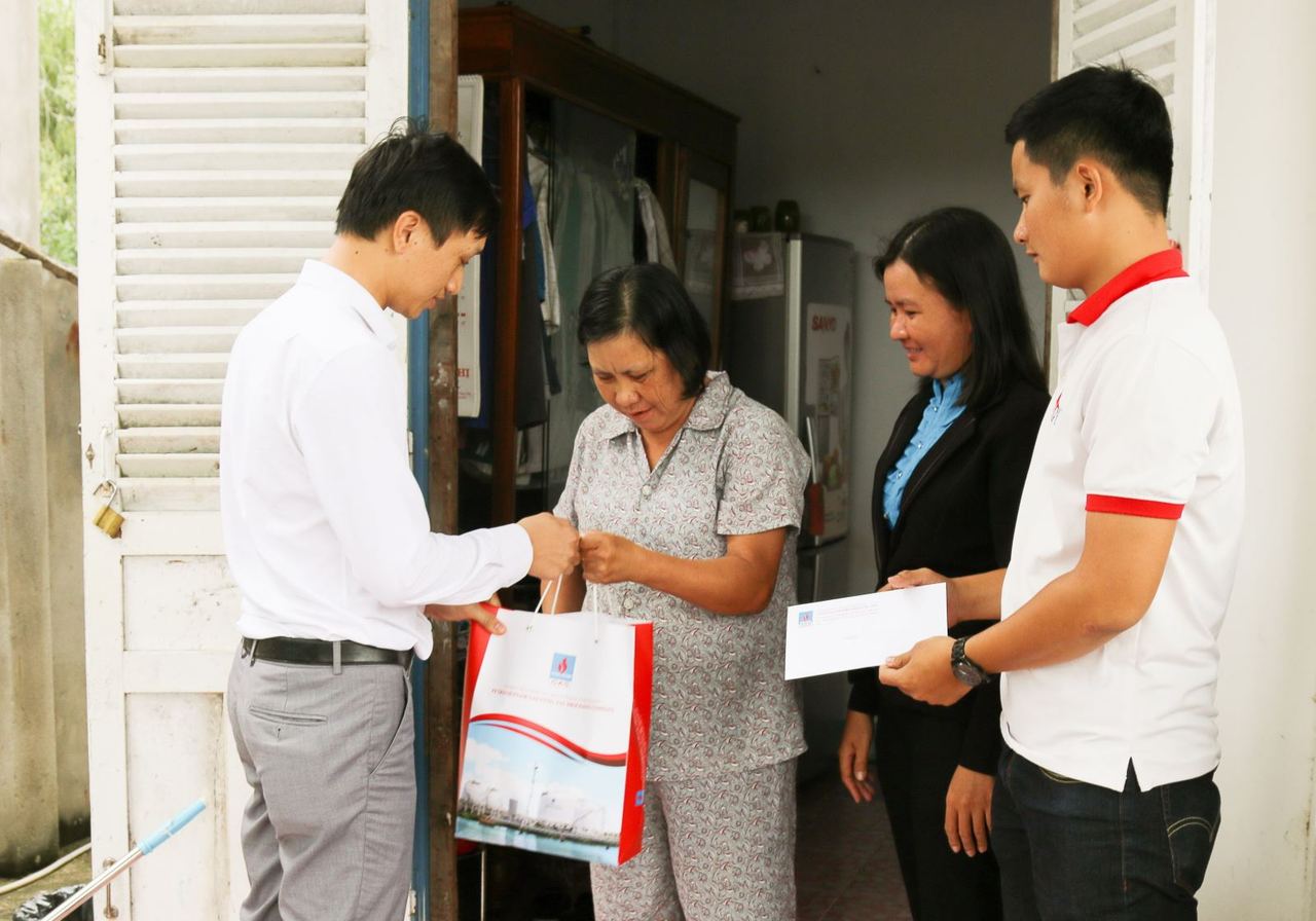 PV GAS tri ân Tháng Nghĩa tình đồng đội PV GAS tri ân Tháng Nghĩa tình đồng đội