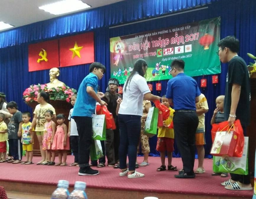 PV GAS đón Trung thu 2017 “Vì đàn em thân yêu” PV GAS đón Trung thu 2017 “Vì đàn em thân yêu”