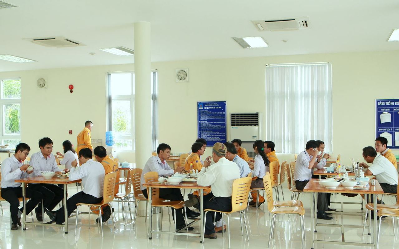 KVT: Thiết thực chăm lo cho người lao động từ bữa ăn ca