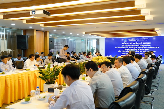 Chủ tịch HĐTV PVN Trần Sỹ Thanh đến thăm và làm việc tại PV GAS