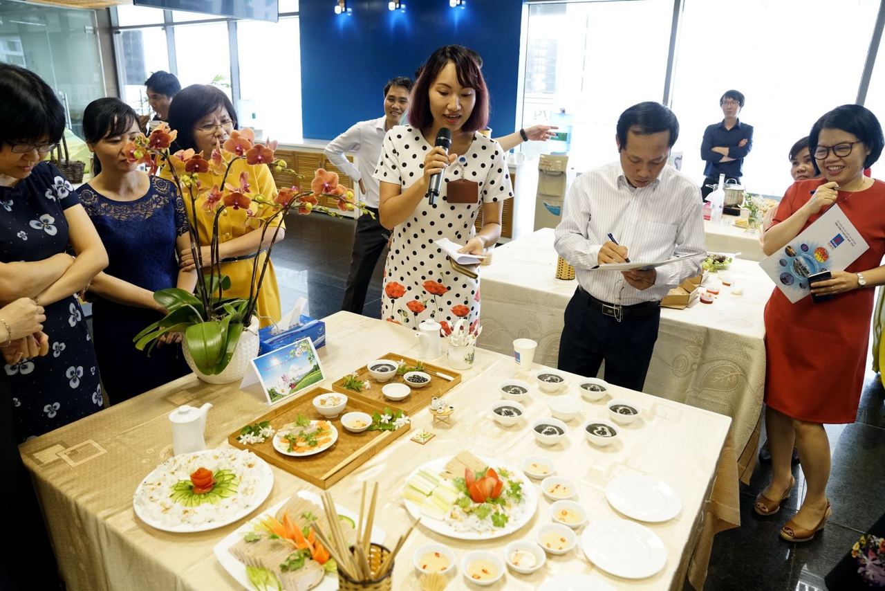 Những hoạt động thân ái chào mừng Tháng 3