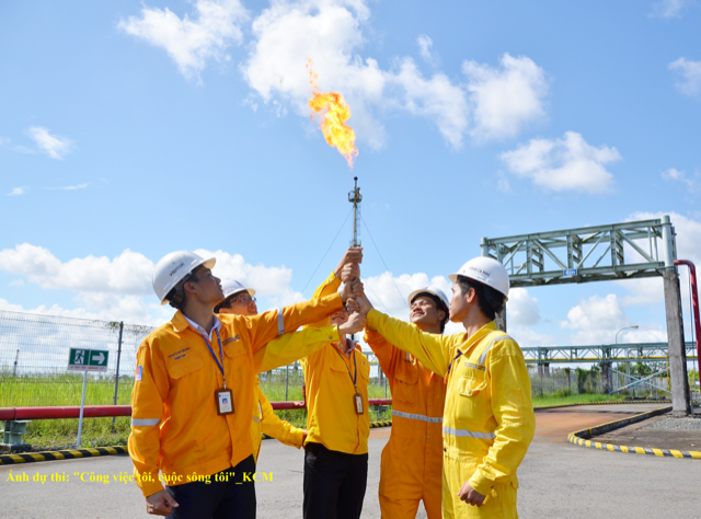 BCH Đảng bộ PV GAS lãnh đạo thực hiện nhiệm vụ chính trị, sản xuất kinh doanh năm 2018 BCH Đảng bộ PV GAS lãnh đạo thực hiện nhiệm vụ chính trị, sản xuất kinh doanh năm 2018