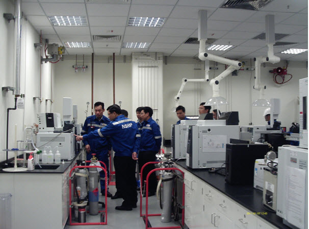 Lãnh đạo Tập đoàn Dầu khí Việt Nam kiểm tra tình hình chạy thử Nhà máy Liên hợp lọc hóa dầu Nghi Sơn Lãnh đạo Tập đoàn Dầu khí Việt Nam kiểm tra tình hình chạy thử Nhà máy Liên hợp lọc hóa dầu Nghi Sơn
