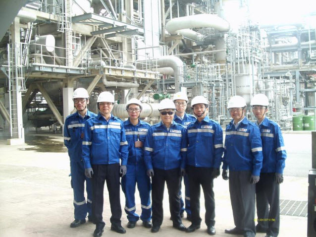 Lãnh đạo Tập đoàn Dầu khí Việt Nam kiểm tra tình hình chạy thử Nhà máy Liên hợp lọc hóa dầu Nghi Sơn Lãnh đạo Tập đoàn Dầu khí Việt Nam kiểm tra tình hình chạy thử Nhà máy Liên hợp lọc hóa dầu Nghi Sơn