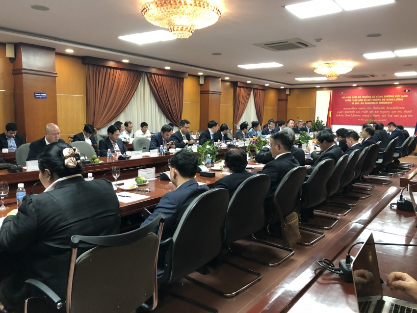 Bộ trưởng Bộ Năng lượng và Mỏ nước CHDCND Lào thăm và làm việc với Petrovietnam