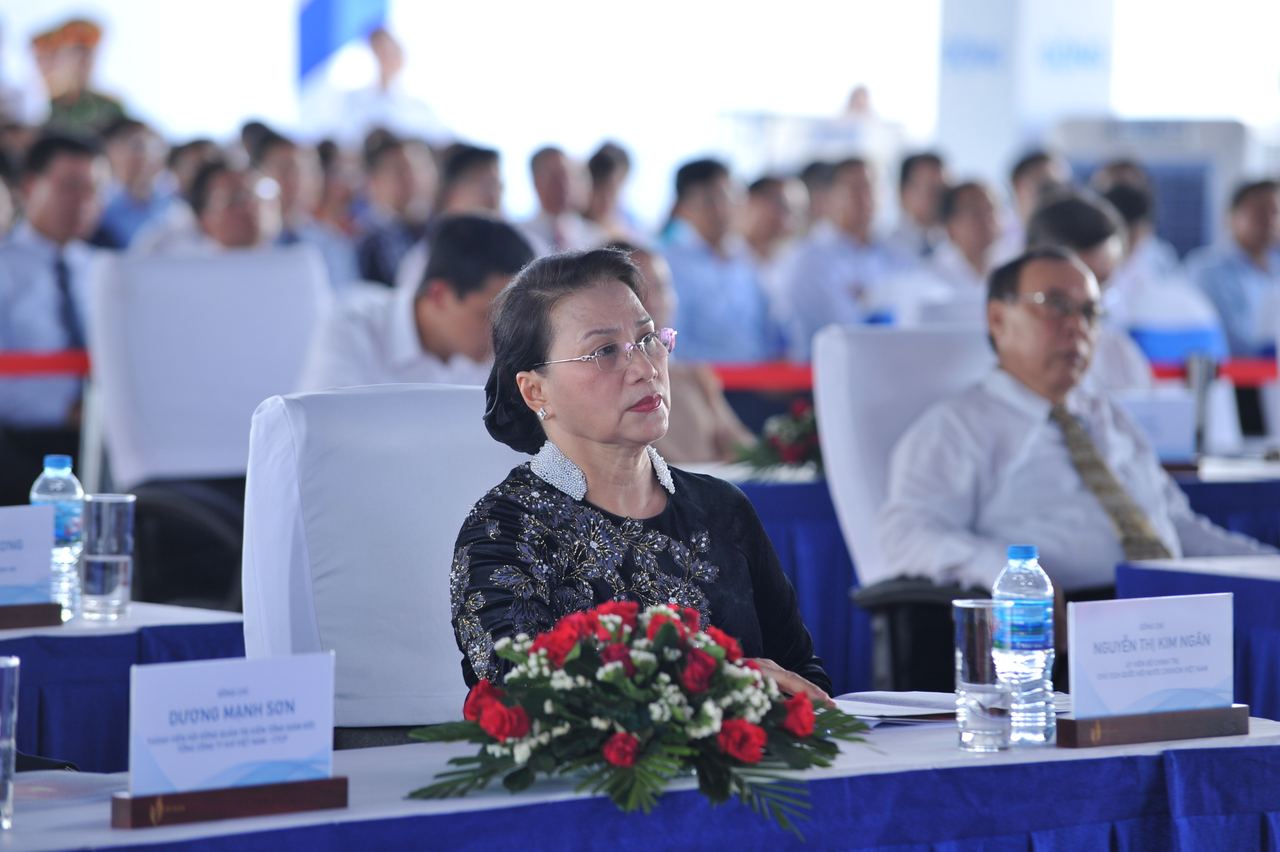 Chủ tịch Quốc Hội Nguyễn Thị Kim Ngân tham dự lễ khánh thành dự án Nhà máy Xử lý Khí Cà Mau Chủ tịch Quốc Hội Nguyễn Thị Kim Ngân tham dự lễ khánh thành dự án Nhà máy Xử lý Khí Cà Mau