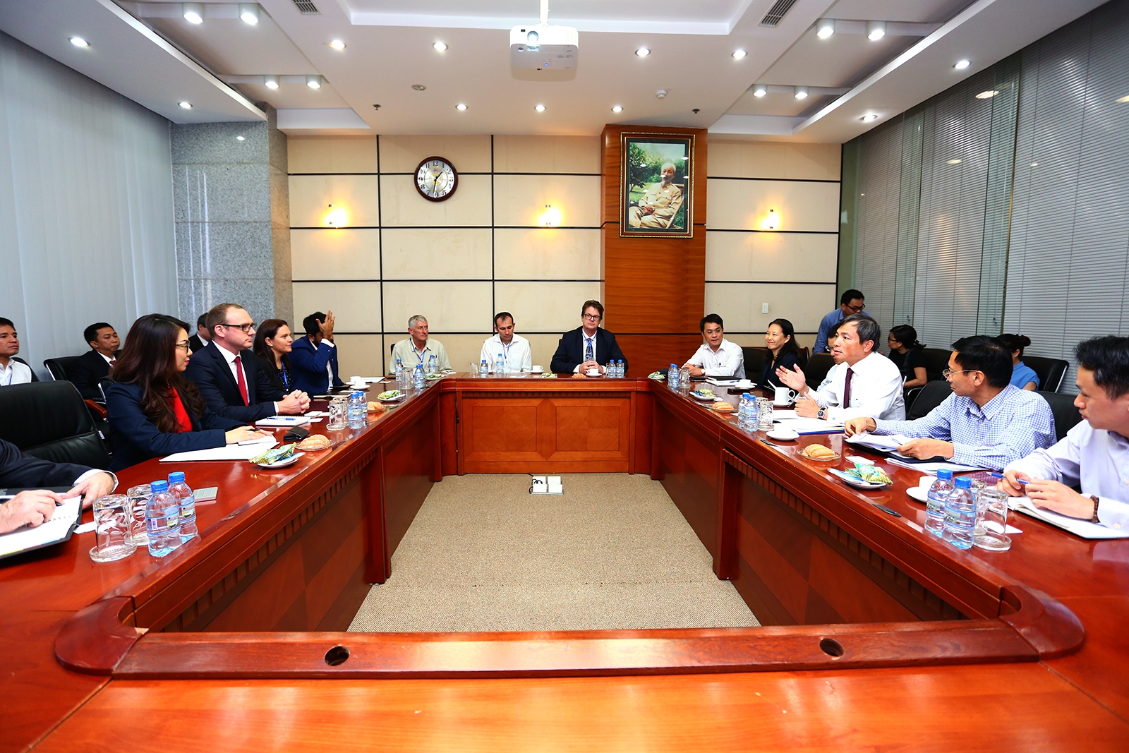 Phái đoàn doanh nghiệp năng lượng Úc tìm hiểu cơ hội hợp tác cùng Petrovietnam Phái đoàn doanh nghiệp năng lượng Úc tìm hiểu cơ hội hợp tác cùng Petrovietnam