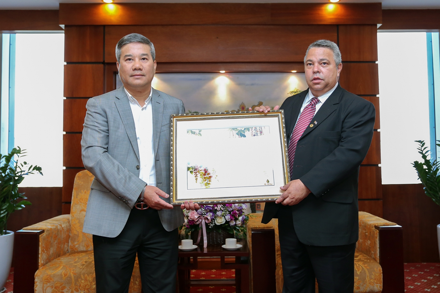 Trung tâm Những người lao động Cuba thăm và làm việc với Công đoàn Dầu khí Việt Nam Trung tâm Những người lao động Cuba thăm và làm việc với Công đoàn Dầu khí Việt Nam