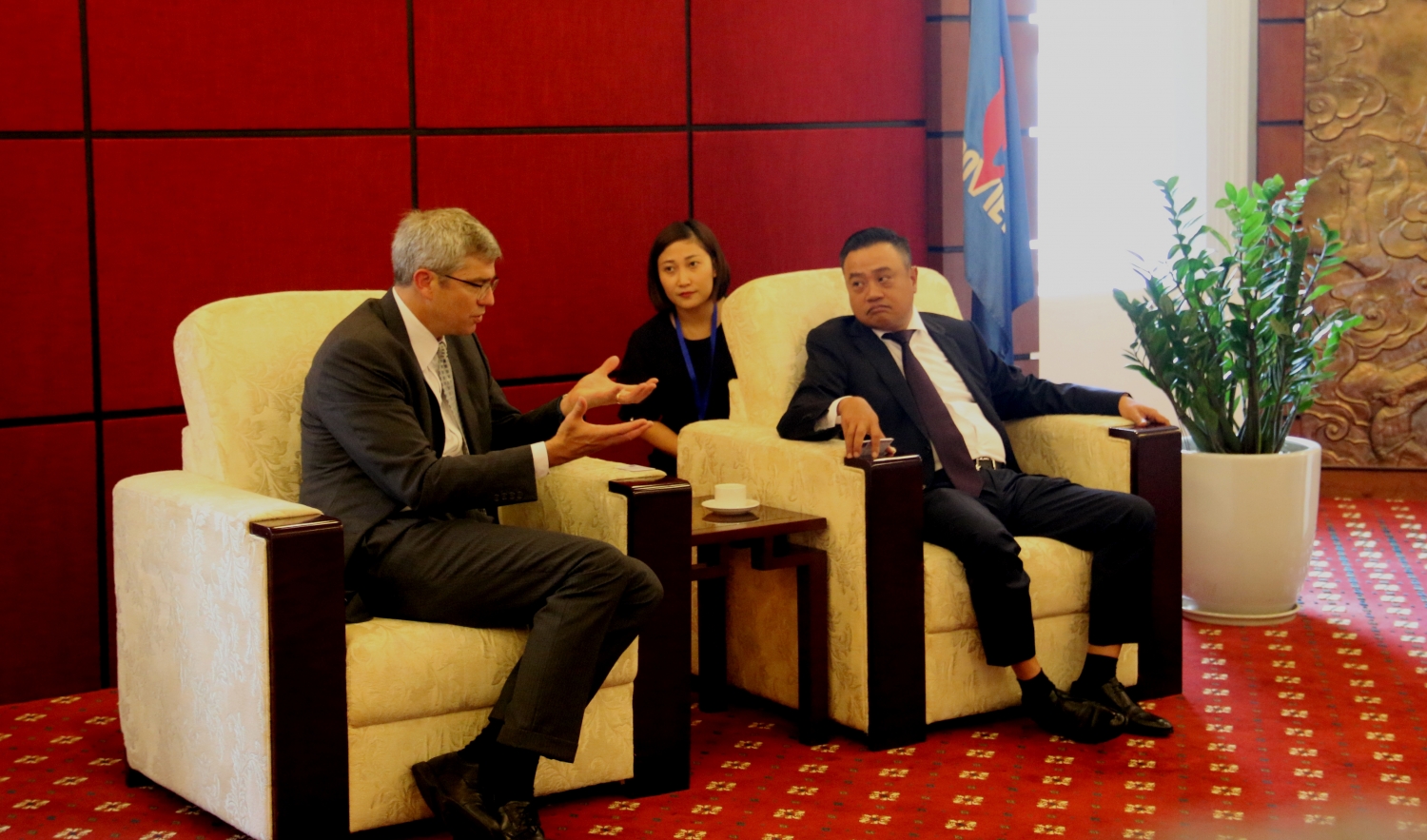 Tập đoàn Dầu khí Việt Nam tăng cường hợp tác với HSBC Tập đoàn Dầu khí Việt Nam tăng cường hợp tác với HSBC