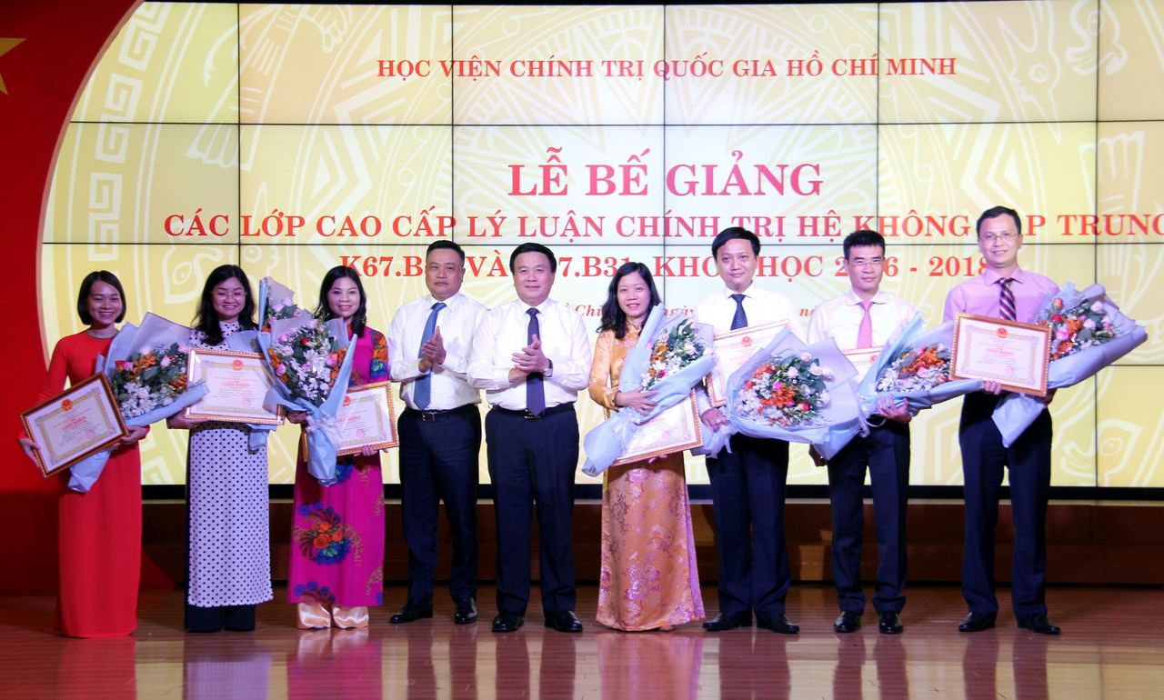 Học viện Chính trị Quốc gia Hồ Chí Minh tổ chức Bế giảng 2 Lớp Cao cấp Lý luận Chính trị tại Tp.HCM