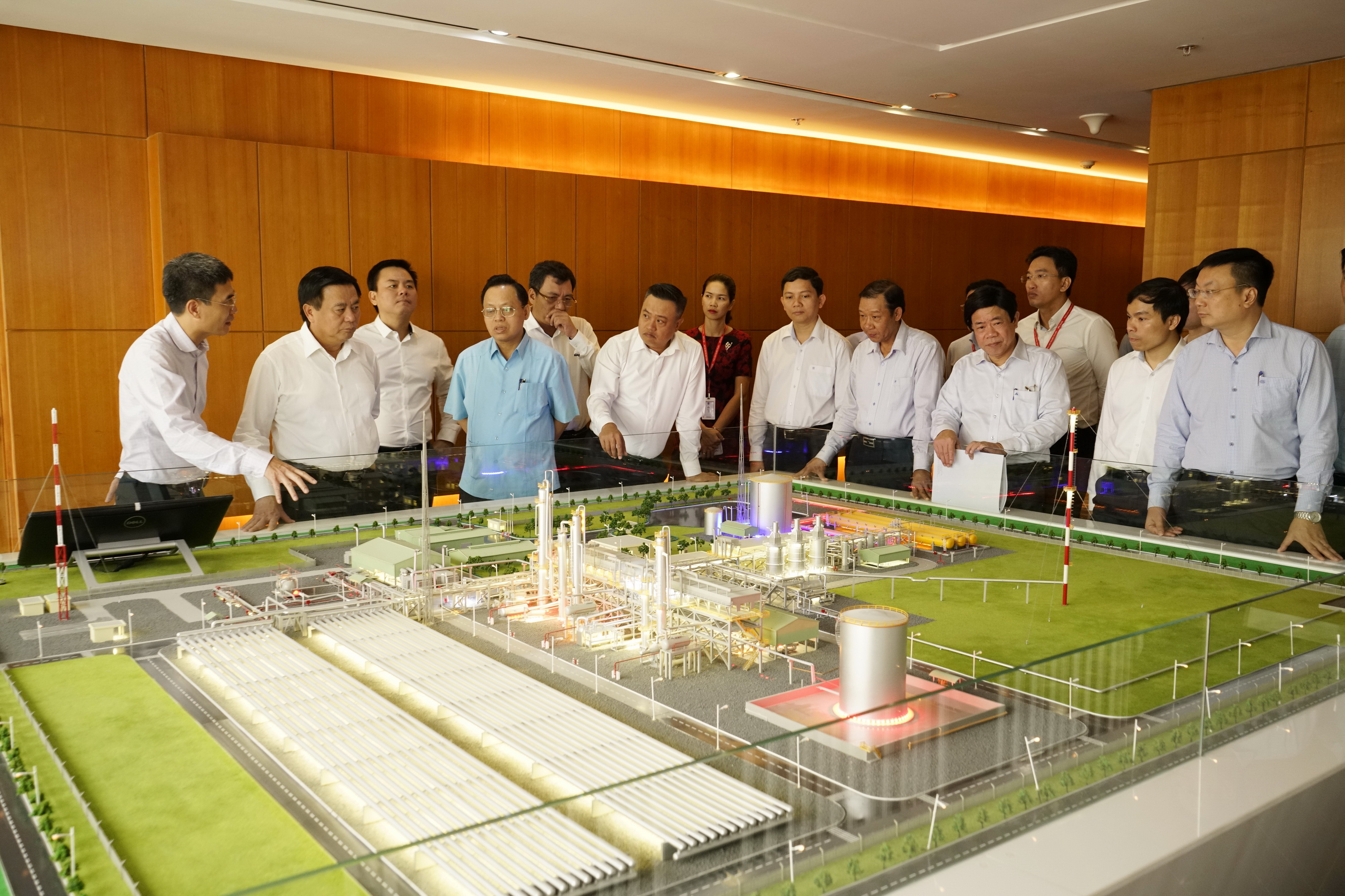 BÍ THƯ TRUNG ƯƠNG ĐẢNG NGUYỄN XUÂN THẮNG LÀM VIỆC VỚI PVN BÍ THƯ TRUNG ƯƠNG ĐẢNG NGUYỄN XUÂN THẮNG LÀM VIỆC VỚI PVN