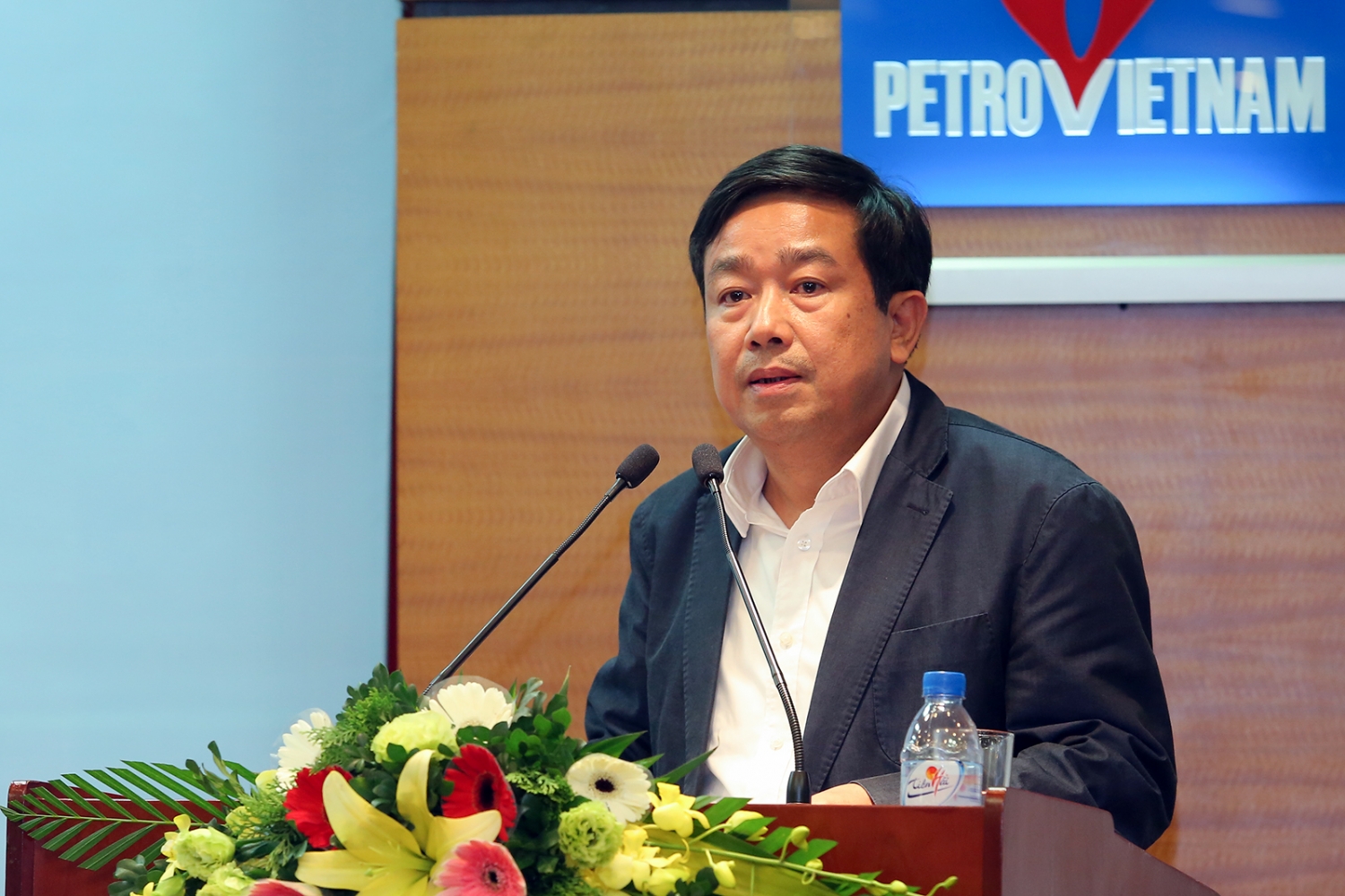 Phát động thi đua hoàn thành thắng lợi Nghị quyết Đảng bộ các cấp nhiệm kỳ 2015-2020 Phát động thi đua hoàn thành thắng lợi Nghị quyết Đảng bộ các cấp nhiệm kỳ 2015-2020