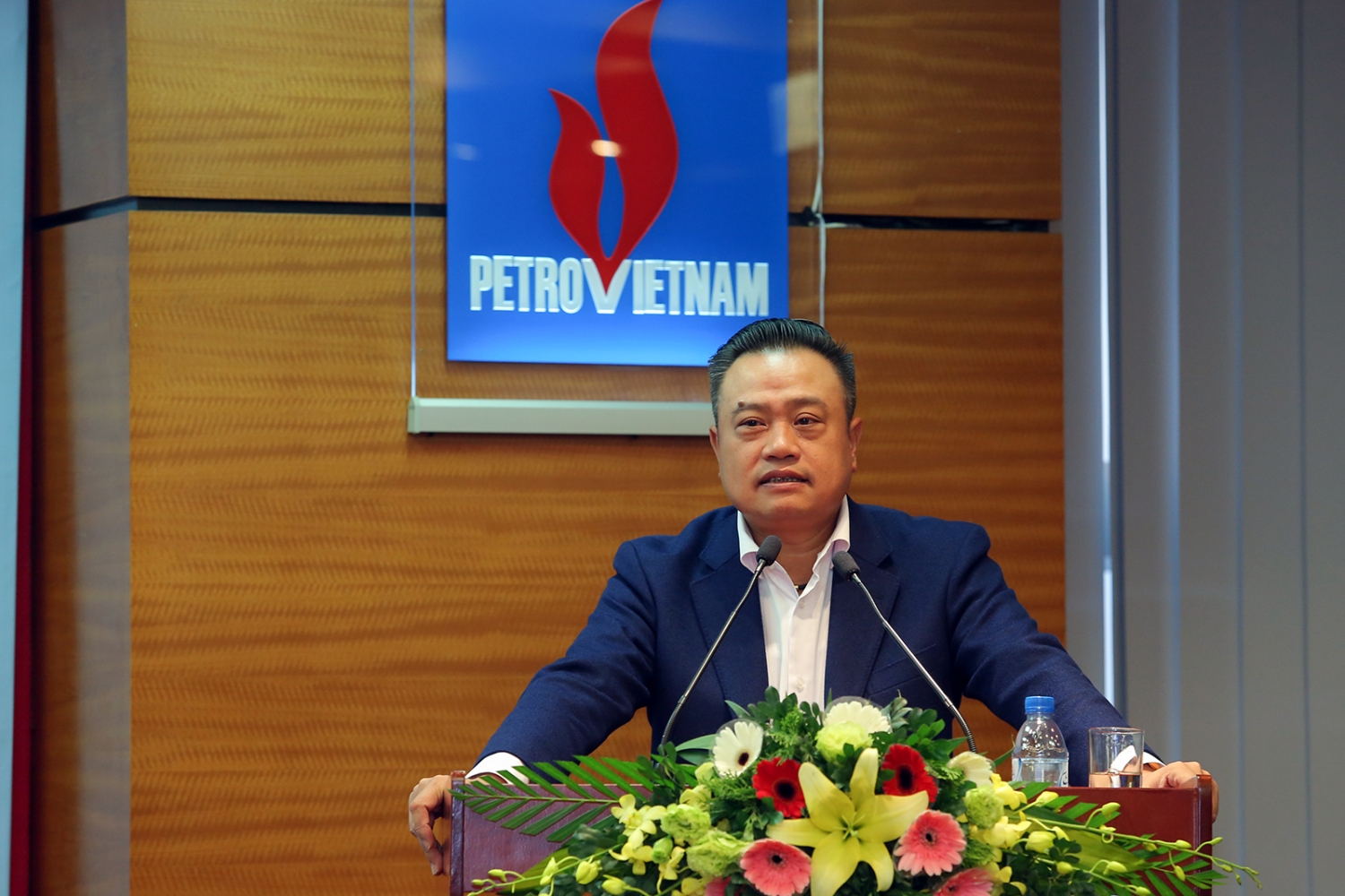 Phát động thi đua hoàn thành thắng lợi Nghị quyết Đảng bộ các cấp nhiệm kỳ 2015-2020 Phát động thi đua hoàn thành thắng lợi Nghị quyết Đảng bộ các cấp nhiệm kỳ 2015-2020