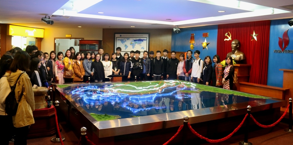 Phòng Truyền thống Tập đoàn: Phát huy giá trị truyền thống của ngành Dầu khí Việt Nam Phòng Truyền thống Tập đoàn: Phát huy giá trị truyền thống của ngành Dầu khí Việt Nam