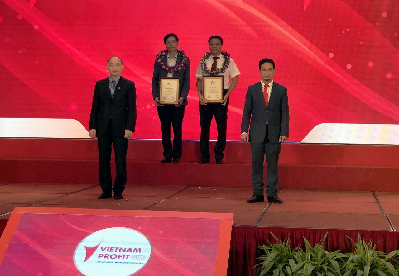 PVN, PV GAS được Vietnam Report vinh danh, đứng hàng đầu Top 500 doanh nghiệp Việt Nam năm 2018