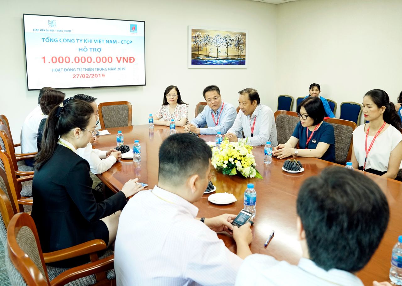 PV GAS chúc mừng ngày Thầy thuốc Việt Nam, ủng hộ 1 tỷ đồng cho chương trình thiện nguyện của Bệnh viện Đại học Y Dược Tp.HCM PV GAS chúc mừng ngày Thầy thuốc Việt Nam, ủng hộ 1 tỷ đồng cho chương trình thiện nguyện của Bệnh viện Đại học Y Dược Tp.HCM