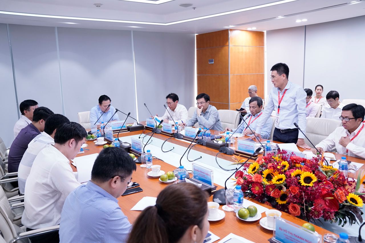 Chủ tịch UBQLVNN Nguyễn Hoàng Anh: Đồng hành và thúc đẩy tháo gỡ các vướng mắc của PV GAS Chủ tịch UBQLVNN Nguyễn Hoàng Anh: Đồng hành và thúc đẩy tháo gỡ các vướng mắc của PV GAS