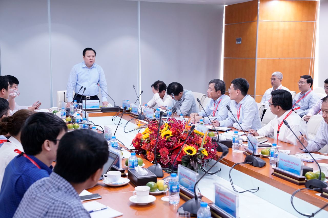 Chủ tịch UBQLVNN Nguyễn Hoàng Anh: Đồng hành và thúc đẩy tháo gỡ các vướng mắc của PV GAS Chủ tịch UBQLVNN Nguyễn Hoàng Anh: Đồng hành và thúc đẩy tháo gỡ các vướng mắc của PV GAS