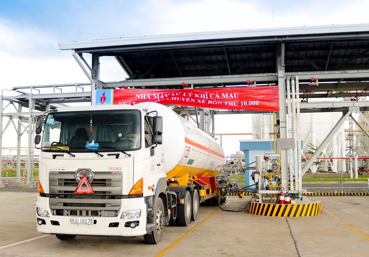 GPP Cà Mau xuất chuyến xe bồn LPG thứ 10.000 an toàn GPP Cà Mau xuất chuyến xe bồn LPG thứ 10.000 an toàn