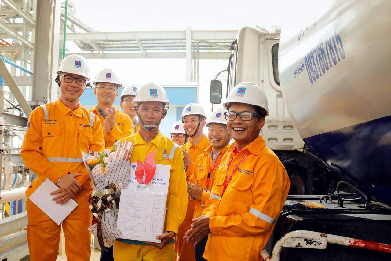 GPP Cà Mau xuất chuyến xe bồn LPG thứ 10.000 an toàn GPP Cà Mau xuất chuyến xe bồn LPG thứ 10.000 an toàn