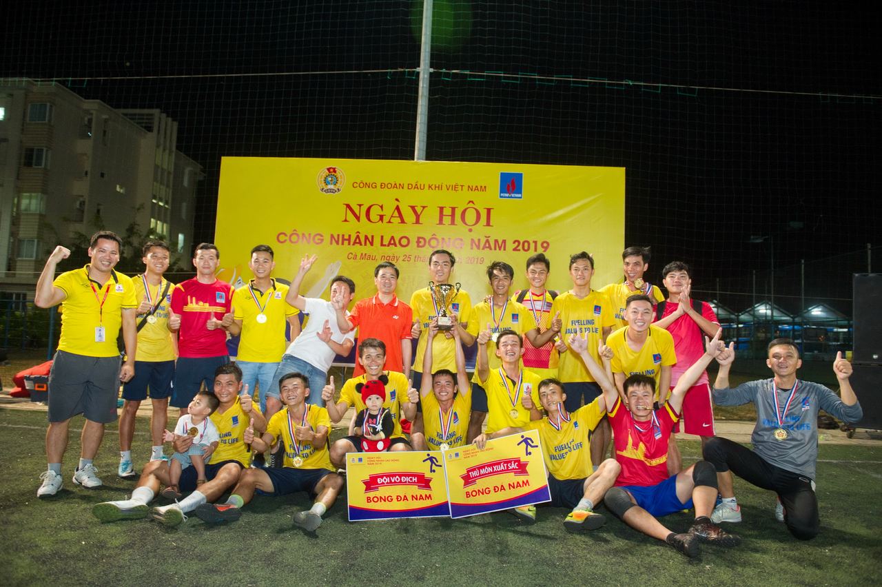 KCM giành chức vô địch bóng đá nam – nữ