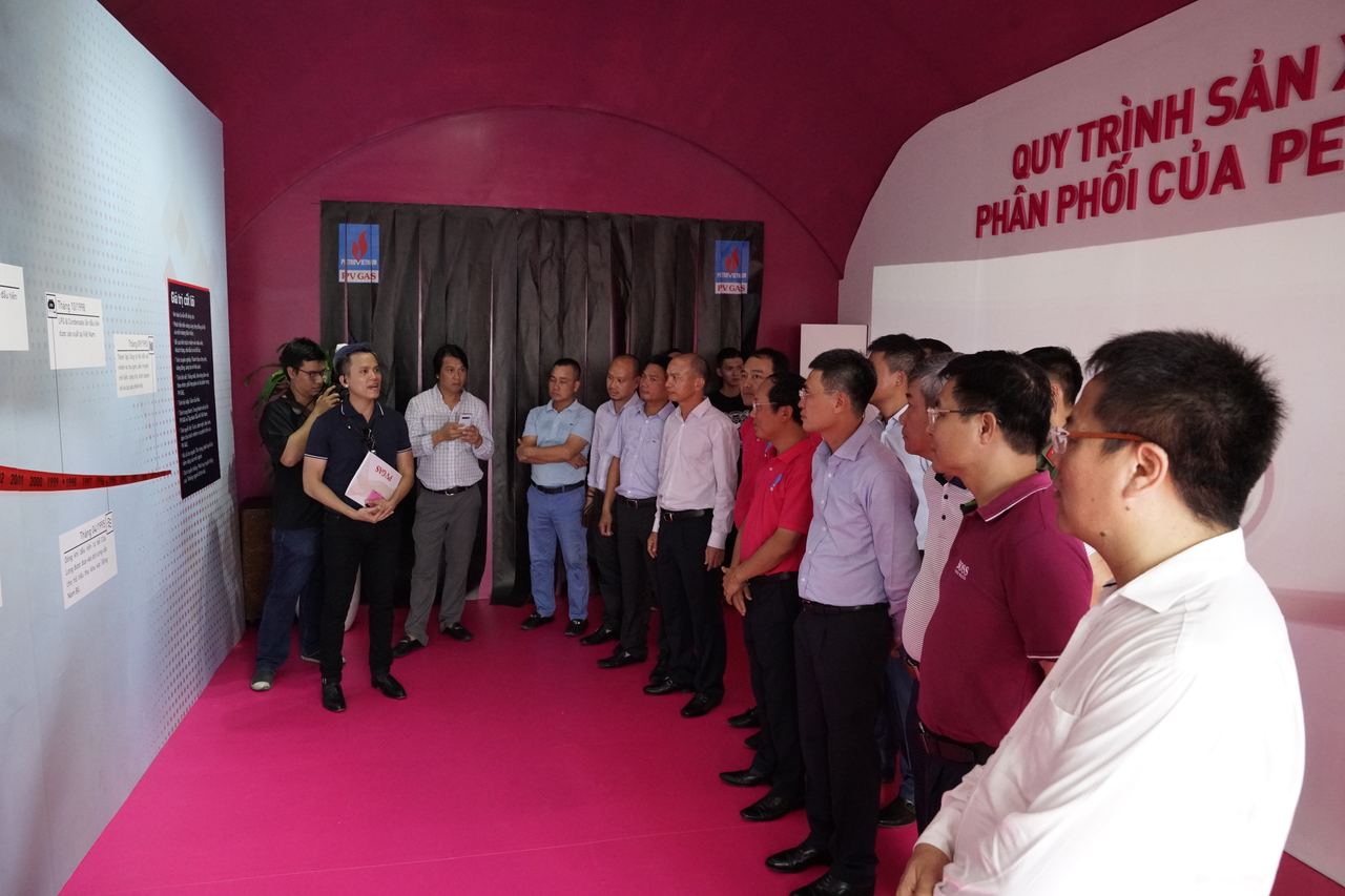 Rực rỡ và tươi vui: Ngày hội PetroVietnam GAS - Thắp lửa, thắp đủ đầy