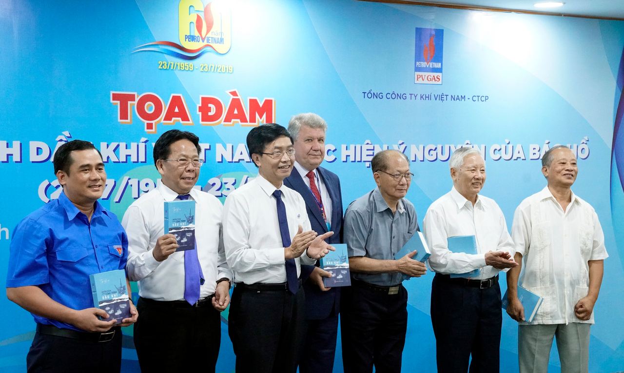 Tuổi trẻ Dầu khí tham gia tòa đàm tiếp bước thế hệ Những người đi tìm lửa anh hùng