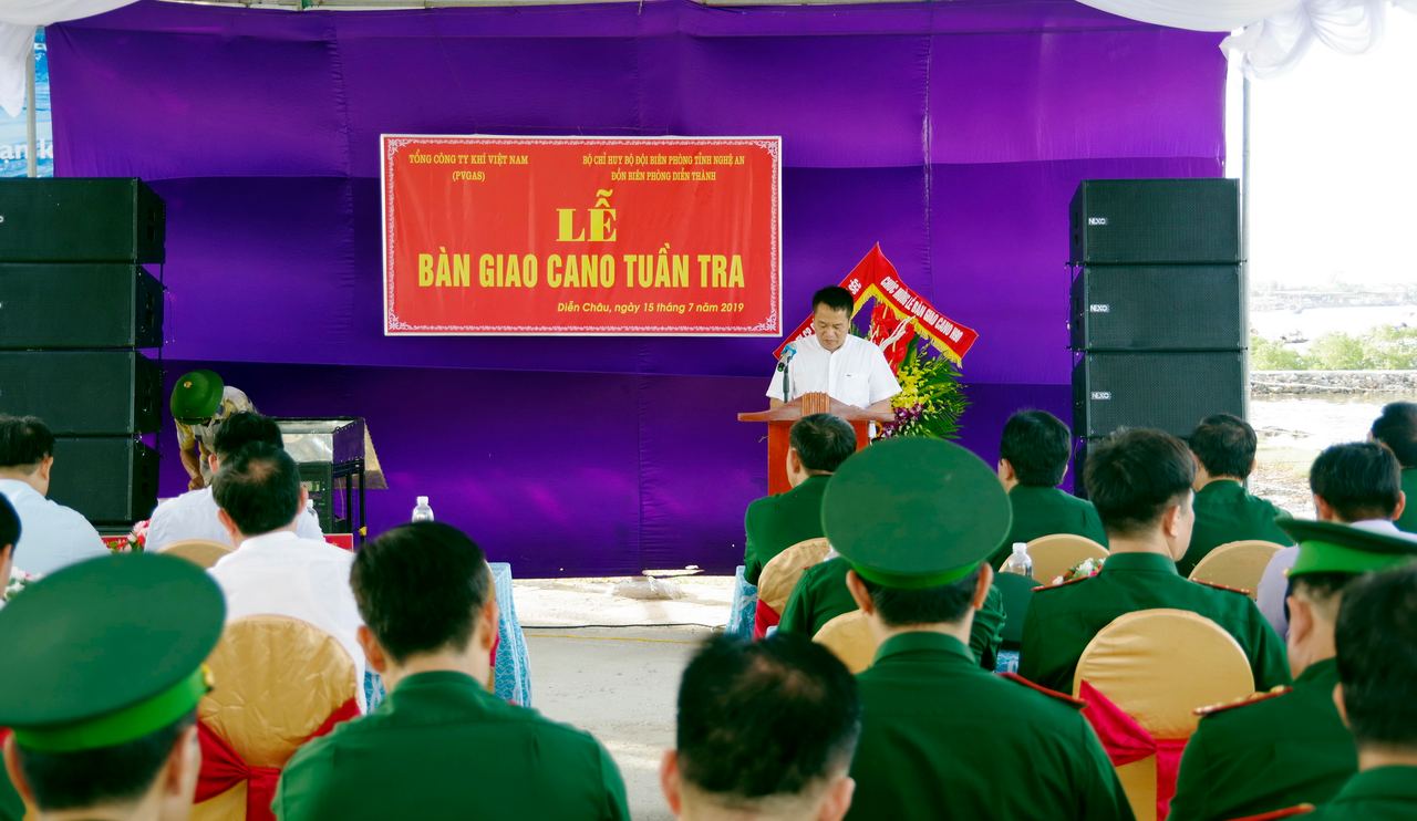 PV GAS trao tặng ca-nô tuần tra cao tốc cho Biên phòng Nghệ An