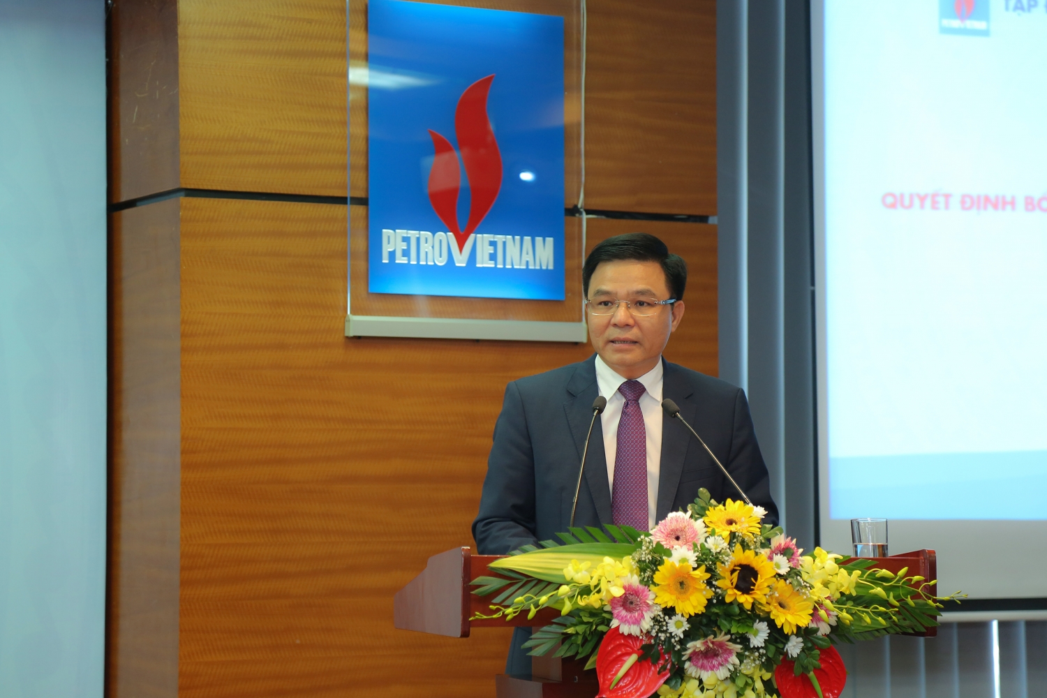 Tân Tổng Giám đốc Lê Mạnh Hùng: "Chung sức, chung lòng vì sự phát triển của PVN" Tân Tổng Giám đốc Lê Mạnh Hùng: "Chung sức, chung lòng vì sự phát triển của PVN"