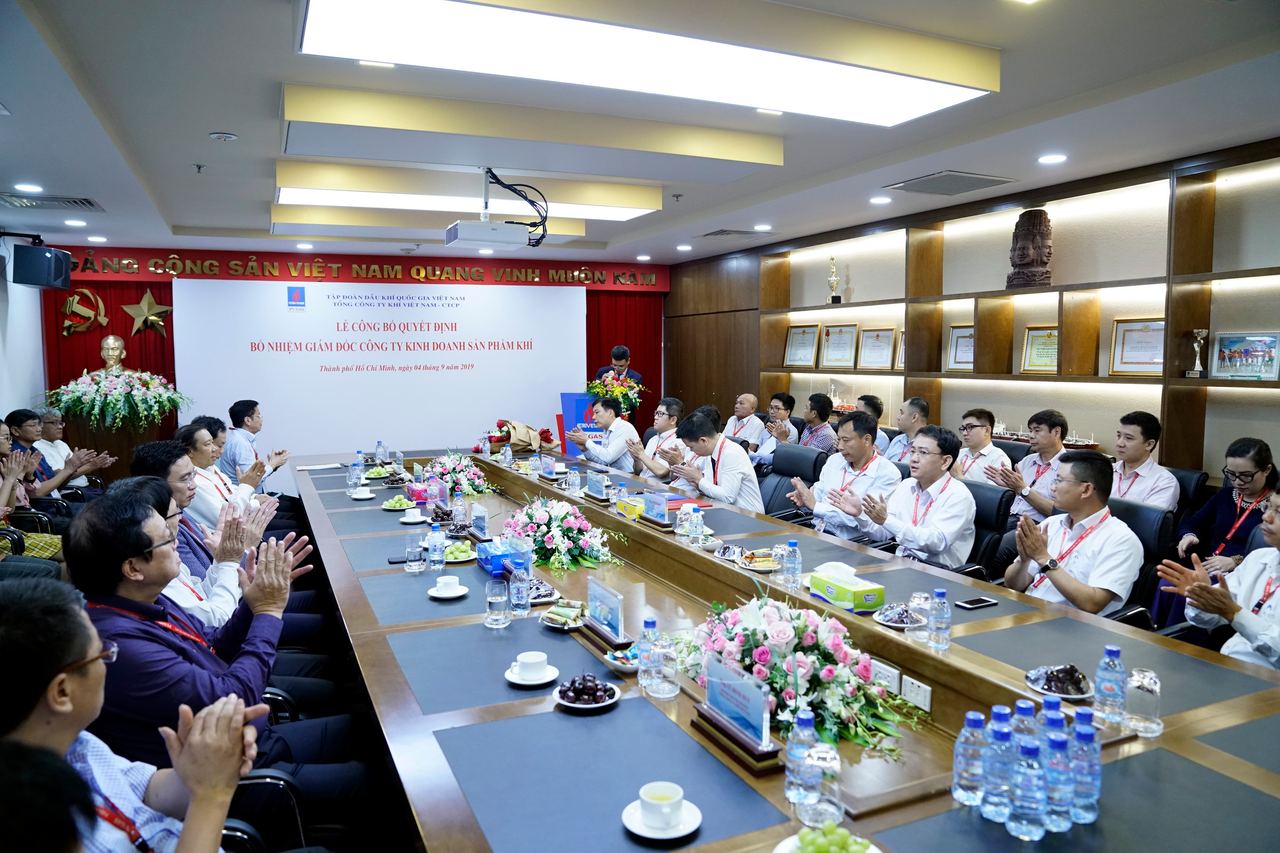 Lễ trao quyết định bổ nhiệm Giám đốc Công ty Kinh doanh sản phẩm Khí Lễ trao quyết định bổ nhiệm Giám đốc Công ty Kinh doanh sản phẩm Khí