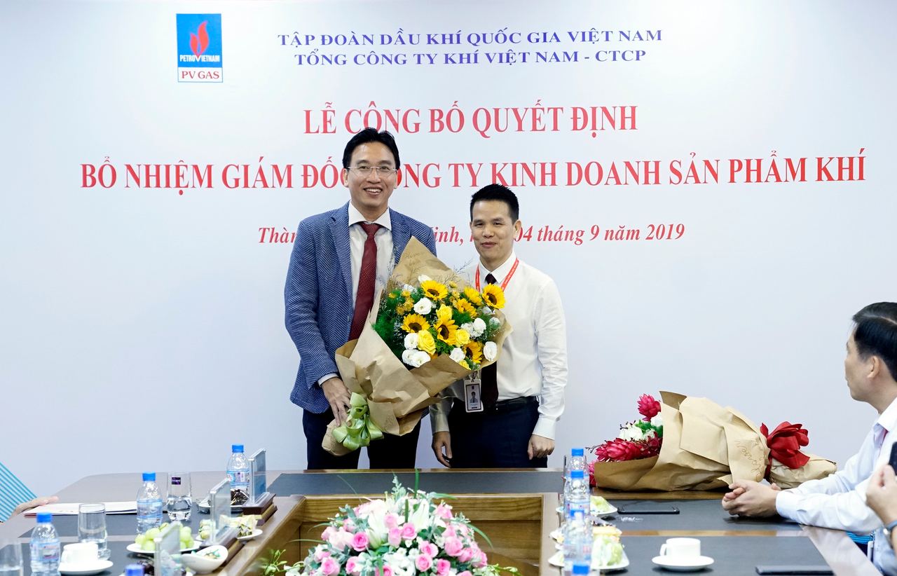 Lễ trao quyết định bổ nhiệm Giám đốc Công ty Kinh doanh sản phẩm Khí Lễ trao quyết định bổ nhiệm Giám đốc Công ty Kinh doanh sản phẩm Khí
