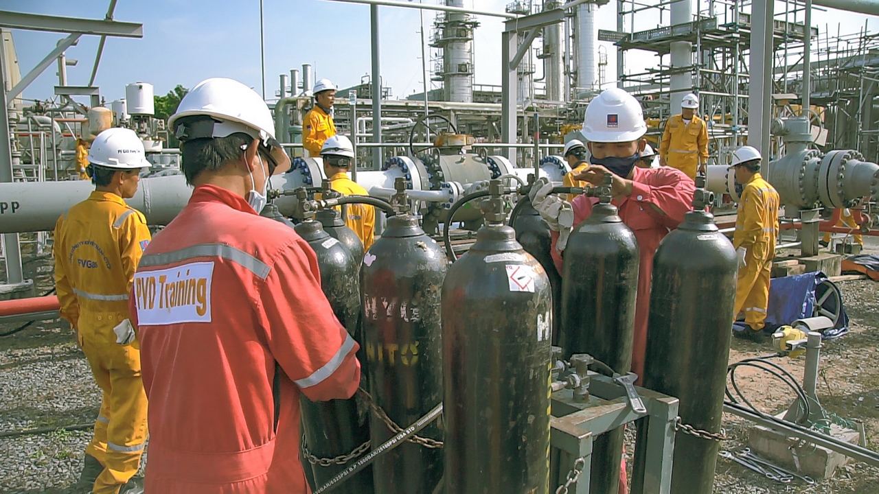 12 ngày đêm hoàn thành bảo dưỡng sửa chữa lớn GPP Dinh Cố 12 ngày đêm hoàn thành bảo dưỡng sửa chữa lớn GPP Dinh Cố
